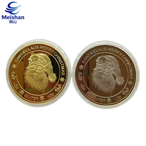 Costume de Noël classique Meishan Père Noël rouge et blanc avec barbe blanche et bordure moelleuse, sac cadeau inclus, badge de collection pour les fêtes - Product Image 2