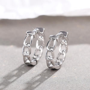 Orecchini a Cerchio E944 Placcati Oro in Lega, Gioielli Classici Unisex alla Moda - Product Image 3