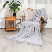 Couverture épaisse à carreaux nordiques avec pompons, taille personnalisée, chaude pour l'hiver, pour la sieste, le canapé et la décoration intérieure