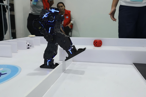 Kit de Robot Humanoide Bípedo STEM My Robot Time, 18 Servomotores, 256 LED a Todo Color, Juguete Programable de Competición para Niños, Gran Venta - Product Image 4