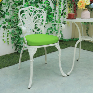 Juego de mesa redonda y 2 sillas de aluminio fundido de 3 piezas para jardín de hotel al aire libre moderno directo de fábrica - Product Image 3
