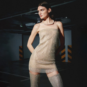 Vestido Corto Ajustado con Pedrería y Hombros Descubiertos, Vestido de Noche Translúcido, Moda Femenina - Product Image 2