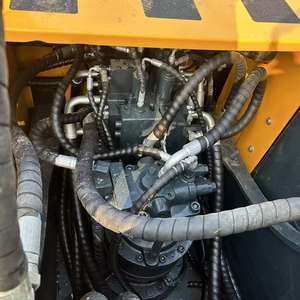 Excavatrice Hyundai HX225L 22T avec moteur Cummins, engrenages et pompe – Faible nombre d'heures de fonctionnement pour la location au Moyen-Orient et en Asie du Sud-Est - Product Image 4