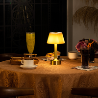 Lampe de table en aluminium simple sans fil rechargeable avec télécommande LED pour restaurant