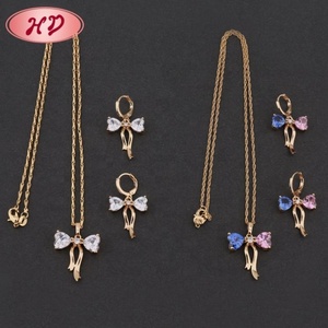 Oro Bijouterie - Conjuntos de pendientes y collares de circonita chapados en oro de 18 quilates con diseño de oso y lazo, estilo vintage - Product Image 5