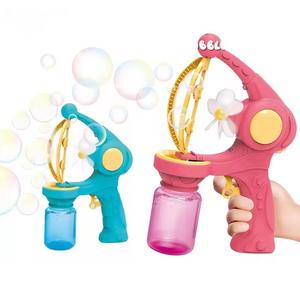 Bubble in Bubble Pistolet à <span class=keywords><strong>bulles</strong></span> électrique à piles avec solution pour <span class=keywords><strong>mariage</strong></span> d'été pour enfants - Product Image 1