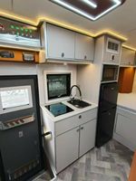 Camping-car HOWO 4x4 pour transport spécial, véhicule de loisirs, fourgon aménagé à vendre pour les voyages sur route