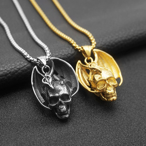 Collier Pendentif Crâne Ailé du <span class=keywords><strong>Diable</strong></span> <span class=keywords><strong>de</strong></span> Pâques Vintage en Acier Inoxydable Plaqué Or 18 carats, Bijoux <span class=keywords><strong>de</strong></span> Mode Raffinés pour Hommes, Vente en Gros - Product Image 2