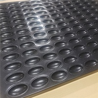 Moules à mini-croissants avec construction sans soudure et cadre en acier haute résistance pour systèmes de cuisson automatique industriels, moules à pain personnalisés