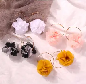 铜篮子声明散装耳环为妇女印度风格金 Jhumka Bodino 大设计 Tanishq 耳环