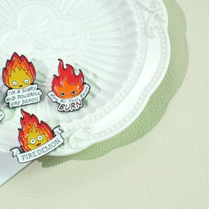 Broche <span class=keywords><strong>de</strong></span> esmalte Calcifer <span class=keywords><strong>de</strong></span> la serie <span class=keywords><strong>de</strong></span> animación <span class=keywords><strong>de</strong></span> Hayao Miyazaki, insignia <span class=keywords><strong>de</strong></span> elfo <span class=keywords><strong>de</strong></span> <span class=keywords><strong>fuego</strong></span> para mochila, accesorios <span class=keywords><strong>de</strong></span> ropa, regalo, joyería, letras metálicas - Product Image 6