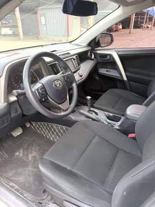 <span class=keywords><strong>Toyota</strong></span> <span class=keywords><strong>RAV4</strong></span> 2015 con pneumatici R17, cambio automatico, guida a sinistra, interni scuri, sedili in pelle, portapacchi in lega di alluminio - Product Image 4