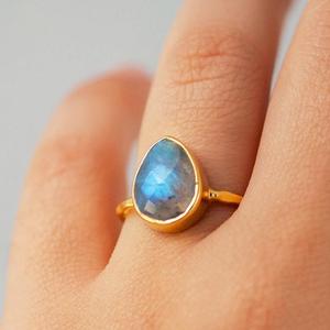 Women's Classic 92.5 Sterling Silver <b>Finger</b> <b>Ring</b> Natural Labradorite Teardrop Shape Faceted Polished Blue Fire Gemstone Cut - Product Image 5