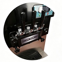 Volledig Automatische 22-30L/H Commerciële Soft Serve IJsmachine 3-in-1 Fruit Melk IJs Vullingmachine voor Gebruik in Foodtrucks