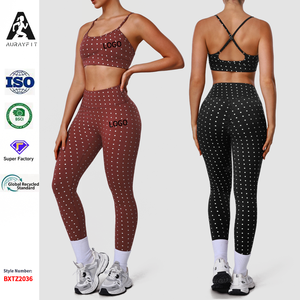 Nuevo Conjunto de Yoga de 2 Piezas con Estampado de Puntos Plateados, Transpirable, Pantalones Ajustados de Alta Elasticidad y Sujetador Deportivo con Efecto Push-Up - Product Image 1