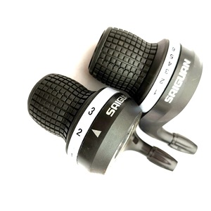 <span class=keywords><strong>Manette</strong></span> <span class=keywords><strong>de</strong></span> <span class=keywords><strong>changement</strong></span> <span class=keywords><strong>de</strong></span> <span class=keywords><strong>vitesse</strong></span> en plastique Saiguan - Vélo <span class=keywords><strong>de</strong></span> montagne - Dérailleur 7 vitesses/21 vitesses - Contrôleur <span class=keywords><strong>de</strong></span> <span class=keywords><strong>vitesse</strong></span> universel - Product Image 3