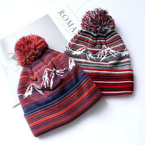 Tùy Chỉnh Bán Buôn Logo Mùa Đông Sọc Thể Thao Bóng Đá Dệt Kim Pompom Thêu <span class=keywords><strong>Bobble</strong></span> <span class=keywords><strong>Hat</strong></span> Pom Pom Beanies - Product Image 2