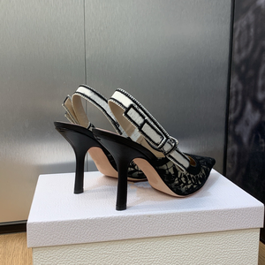 Chaussures de créateur de luxe pour femmes à talons hauts et bout pointu, en dentelle, pour l'été, pour défilés de mode en extérieur, avec talons - Product Image 3