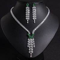 Nouvel ensemble de bijoux de luxe transfrontalier pour femme, boucles d'oreilles et collier en fer avec pampilles goutte d'eau, polyvalent, incrusté de zircon, pour mariée et mariage