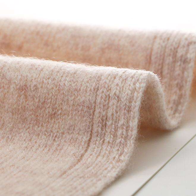 Wholesale Luxury Super Smooth 26NM/2 Cashmere-Wool Blend Yarn Autumn/Winter Warm Sweaters Beanie Knitwear for Weaving Dyed