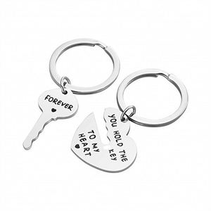 Cadeau personnalisé pour la Saint-Valentin, porte-clés en forme de cœur, vous tenez la clé en forme de cœur, porte-clés en acier inoxydable pour couple - Product Image 3