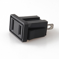 Enchufe de pared Universal de alta calidad C14 Adaptador de enchufe de CA Conector de enchufe hembra 250V 10A Enchufe
