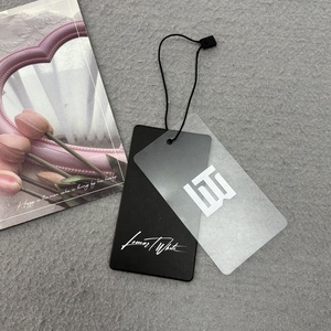 Sac en plastique PVC transparent imprimé personnalisé étiquette volante pour vêtement étiquettes étiquettes de <span class=keywords><strong>prix</strong></span> en papier pivotant épingle à cordon conception logo - Product Image 5
