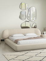 Lit Embrace, style italien minimaliste haut de gamme, lit double, cadre en bois de pin, capacité de charge élevée, forme d'arc circulaire, lit en coton et lin
