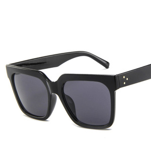 Gafas de Sol Cuadradas de Moda 2021 con Logotipo Personalizado, Montura Grande de Una Pieza, Protección UV400 para Hombre y Mujer - Product Image 5