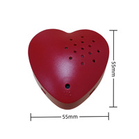 Boîte d'enregistrement de voix de microphone pointu de coeur rouge de 30S pour l'emballage de cadeau de peluche et la poupée