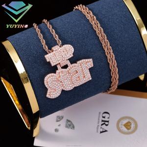 Colgante Personalizable de Plata de Ley 925 Chapado en Oro con Moissanita de Corte Brillante, Estilo Hip Hop con Diamantes Iced - Product Image 2