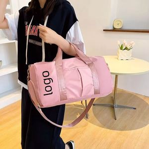 Sac de sport et de voyage Oxford grande capacité avec fermeture éclair, étanche, séparation sec/humide, personnalisable avec logo, idéal pour le fitness, les activités de plein air et les voyages d'affaires - Product Image 1