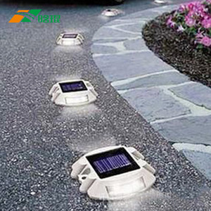 Balises solaires routières Han Kun en aluminium IP65, feux de signalisation routière à LED à montage au sol - Product Image 1