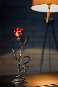 Tượng trang trí nhà cửa AYOYO Hoa Hồng Đỏ bằng sắt rèn, có giá đỡ kim loại, bền chắc, quà tặng kỷ niệm, quà tặng ngày lễ tình nhân <span class=keywords><strong>2026</strong></span> - Product Image 2