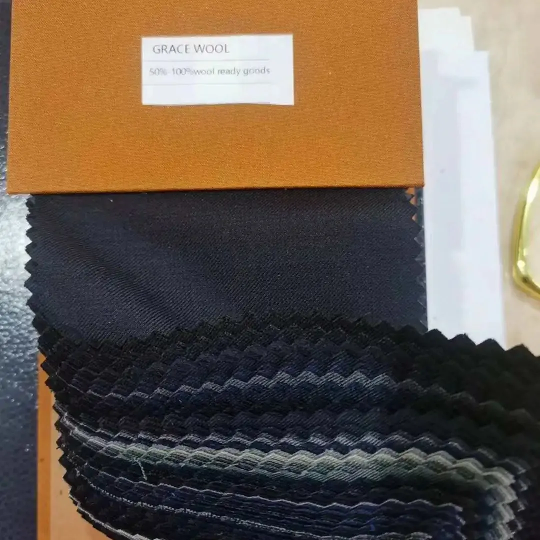 Listo para enviar hermosos colores 30% lana merino lana peinada tela Serge venta al por mayor libro de muestra