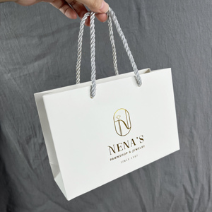 MOQ 100 piezas Bolsas de compras blancas ecológicas de varios tamaños, bolsas de regalo de papel, bolsas de papel con logotipo personalizado OEM para cosméticos - Product Image 3