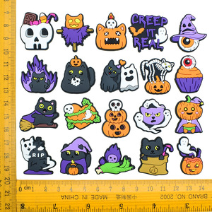 Décorations de chaussures en PVC souple pour Halloween, accessoires de décoration DIY pour pantoufles, breloques pour chaussures en forme de chat noir, citrouille, fantôme, en vrac - Product Image 1