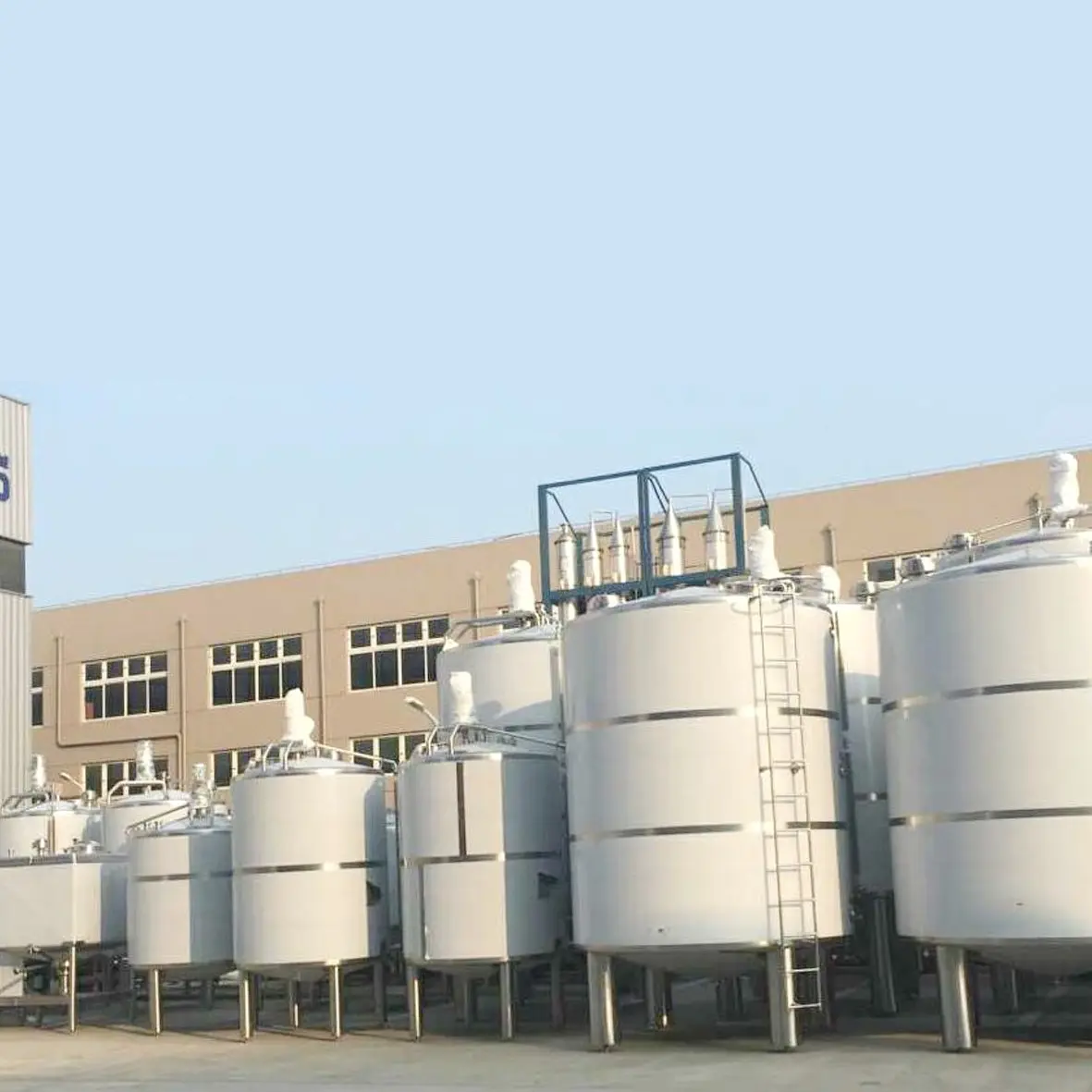 Milk Cold Storage Tank Wholesale 10000L 50000L 60000L 80000L Horizontal and Vertical Tank Available 100kg-5000kg Provided 960rpm