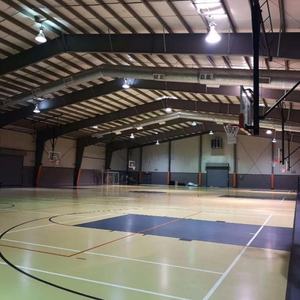 Pasillo deportivo de estructura de acero prefabricado <span class=keywords><strong>Arena</strong></span> multiusos para baloncesto/bádminton/voleibol/fútbol de interior/Tenis - Product Image 2