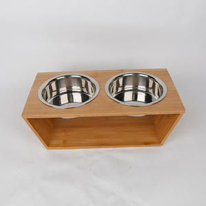 Comedero Elevado para Mascotas de Bambú con Tazones de Acero Inoxidable, Diseño Moderno, Base Antideslizante - Product Image 1