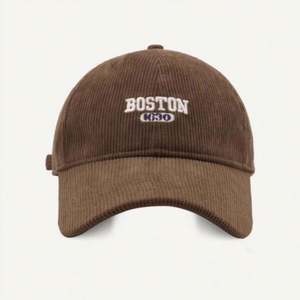 Gorra de Béisbol de Pana Personalizada al por Mayor con 6 Paneles y Bordado Original del Logotipo de Boston - Product Image 3