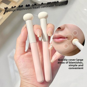 Petit <span class=keywords><strong>pinceau</strong></span> de maquillage multifonctionnel en forme de champignon, à tête éponge, avec manche en plastique, pour estomper les imperfections - Product Image 1