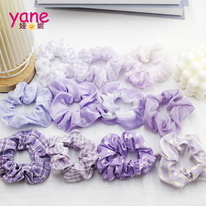 Chouchous en satin violet en vrac avec des fleurs en tissu Bandeaux bon marché en vrac - Product Image 2