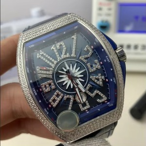 Reloj Mecánico de Diseño Deportivo con Movimiento Mecánico Totalmente Automático que Muestra el Buen Gusto de los Caballeros - Product Image 1