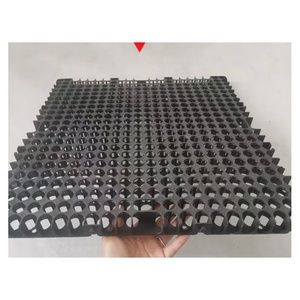 Panneau alvéolaire à cellules de drainage de 30mm composant un géotextile de 200 g/m² <span class=keywords><strong>pour</strong></span> le toit, le balcon, la terrasse et l'aménagement paysager - Product Image 2
