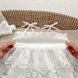 ربطة رأس صيفية ناعمة من القطن السادة للفتيات الصغيرات ، ربطة رأس بيضاء بحمالات للتعميد من عمر 0-2 سنة - Product Image 3