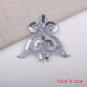 DIY Bekleidungszubehör Designer Pailletten-<span class=keywords><strong>Patch</strong></span> Dreiecksmuster Paillettenstickerei zum Aufbügeln Applikation Aufkleber Ethno-Trachten-<span class=keywords><strong>Patch</strong></span> - Product Image 3