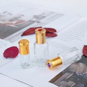 Logo personnalisé 3ml 6ml 9ml 12ml Bouteille de parfum octogonale à bille en verre Attar Mini bouteille d'huile essentielle Attar - Product Image 1