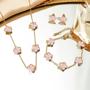 Conjunto <span class=keywords><strong>de</strong></span> Joyería <span class=keywords><strong>de</strong></span> Acero Inoxidable con Baño Electrolítico para Mujer, Diseño Simple y Moderno <span class=keywords><strong>de</strong></span> Flor <span class=keywords><strong>de</strong></span> Cinco Pétalos, Incluye Pulsera, Collar y Pendientes - Product Image 3