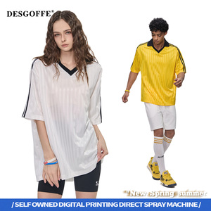 T-shirt de football léger et respirant en polyester à rayures, col en V, pour activités sportives et en plein air - Product Image 3
